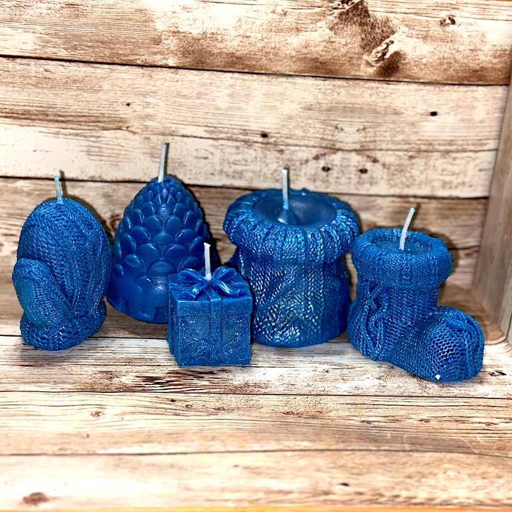 Festive Christmas Candle Set - Custom Gift Ideas, scented candles, Knitted